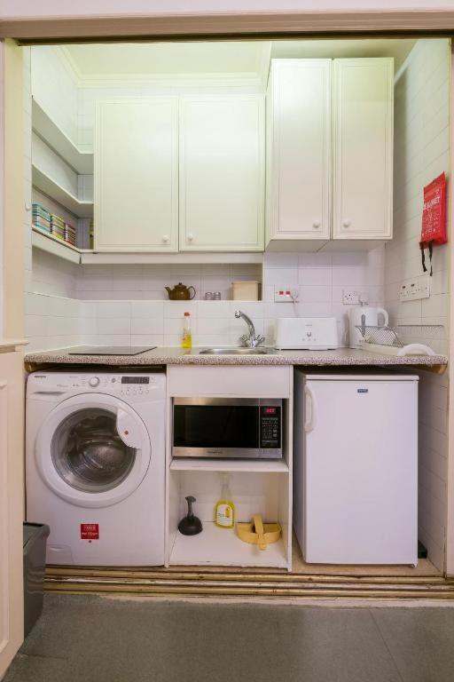 Fabulous Split Level Studio Hyde Park H3 Londra