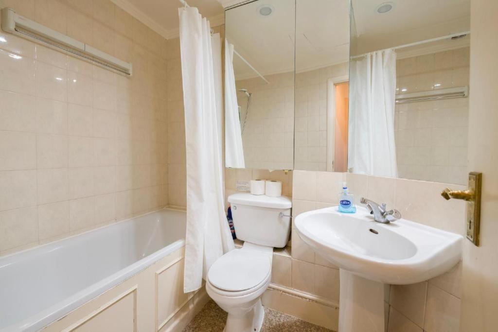 Fabulous Split Level Studio Hyde Park H3 Appartamento