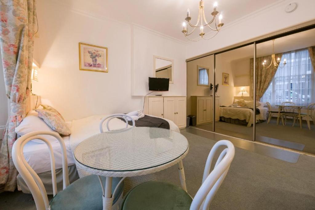 Appartamento Fabulous Split Level Studio Hyde Park H3 Londra