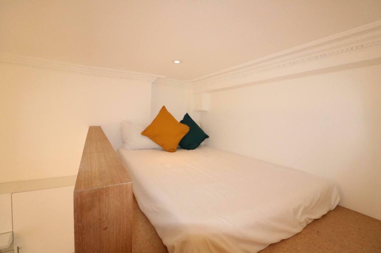 Fabulous Split Level Studio Hyde Park H3 Appartamento *