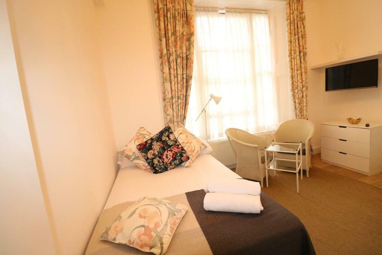 Fabulous Split Level Studio Hyde Park H3 Londra